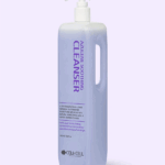 Azulene Soothing Cleanser 1000ml - Nettoyant apaisant pour les peaux sensibles - K-YOUTY Découvrez notre nettoyant à formule apaisante AZULENE, spécialement conçu pour les professionnels de la beauté. Ce nettoyant hypoallergénique élimine efficacement les impuretés de la peau tout en préservant son équilibre naturel. Enrichi en ingrédients naturels, il convient parfaitement aux peaux sensibles, aux peaux irritées après une intervention au laser, aux peaux atopiques et aux peaux allergiques. Type de peaux : Sensibles, irritées, atopiques, allergiques (ou après une intervention au laser). Notre nettoyant AZULENE Soothing Cleanser de 1000 ml est formulé avec des ingrédients clés pour améliorer la qualité de la peau. L'eau de Chamaecyparis obtusa aide à renforcer la protection contre les dommages oxydatifs et à améliorer le teint de la peau. L'acetyl hexapeptide-8 contribue à réduire les rides et à combattre les signes du vieillissement prématuré.